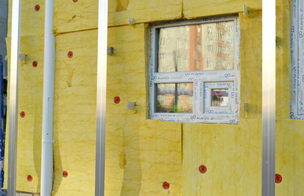 Milyen tulajdonságai vannak a kőzetgyapot szigetelésnek?