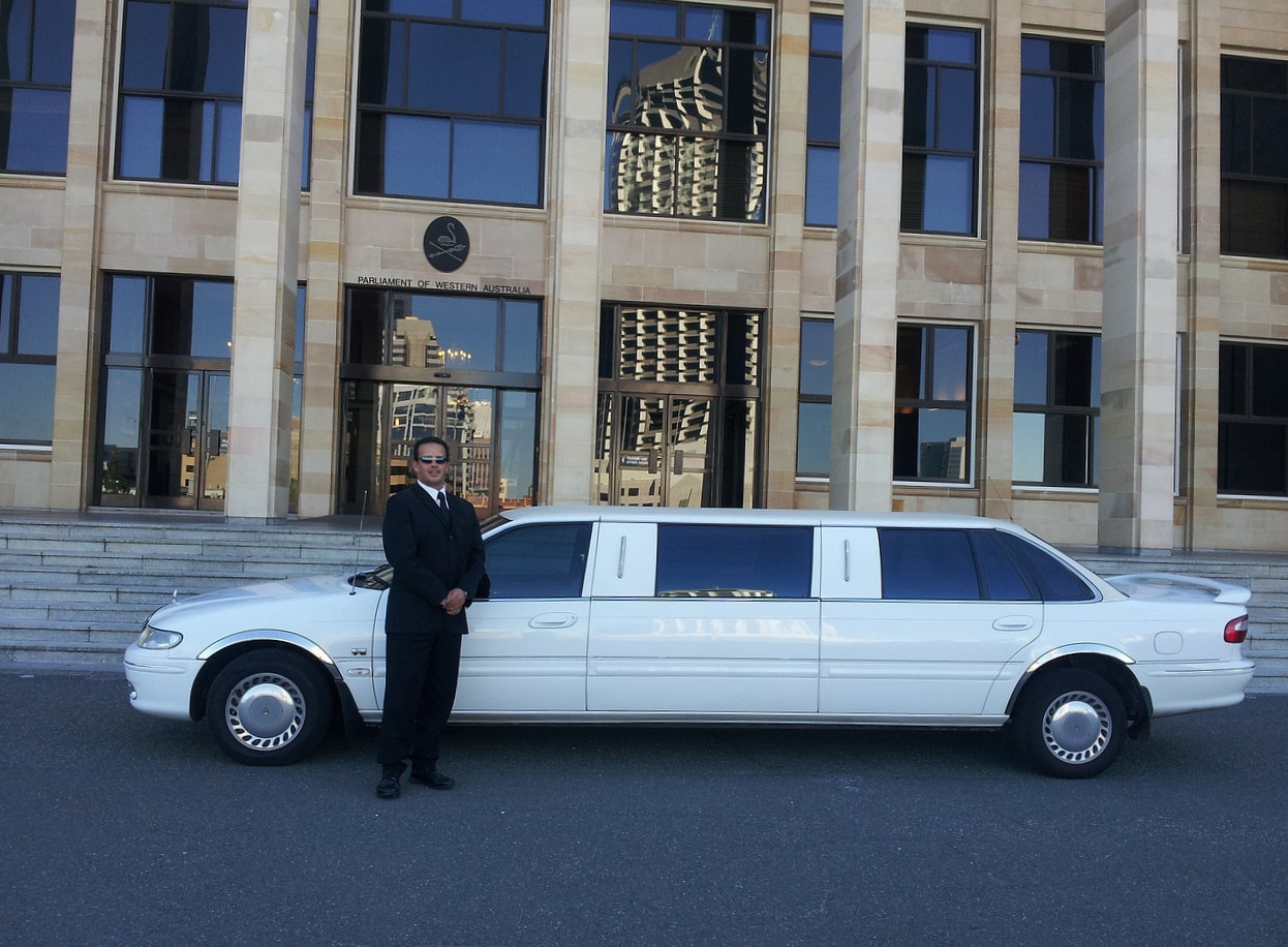 Felejthetetlen ünneplés limuzinnal: élj az élmények varázsában