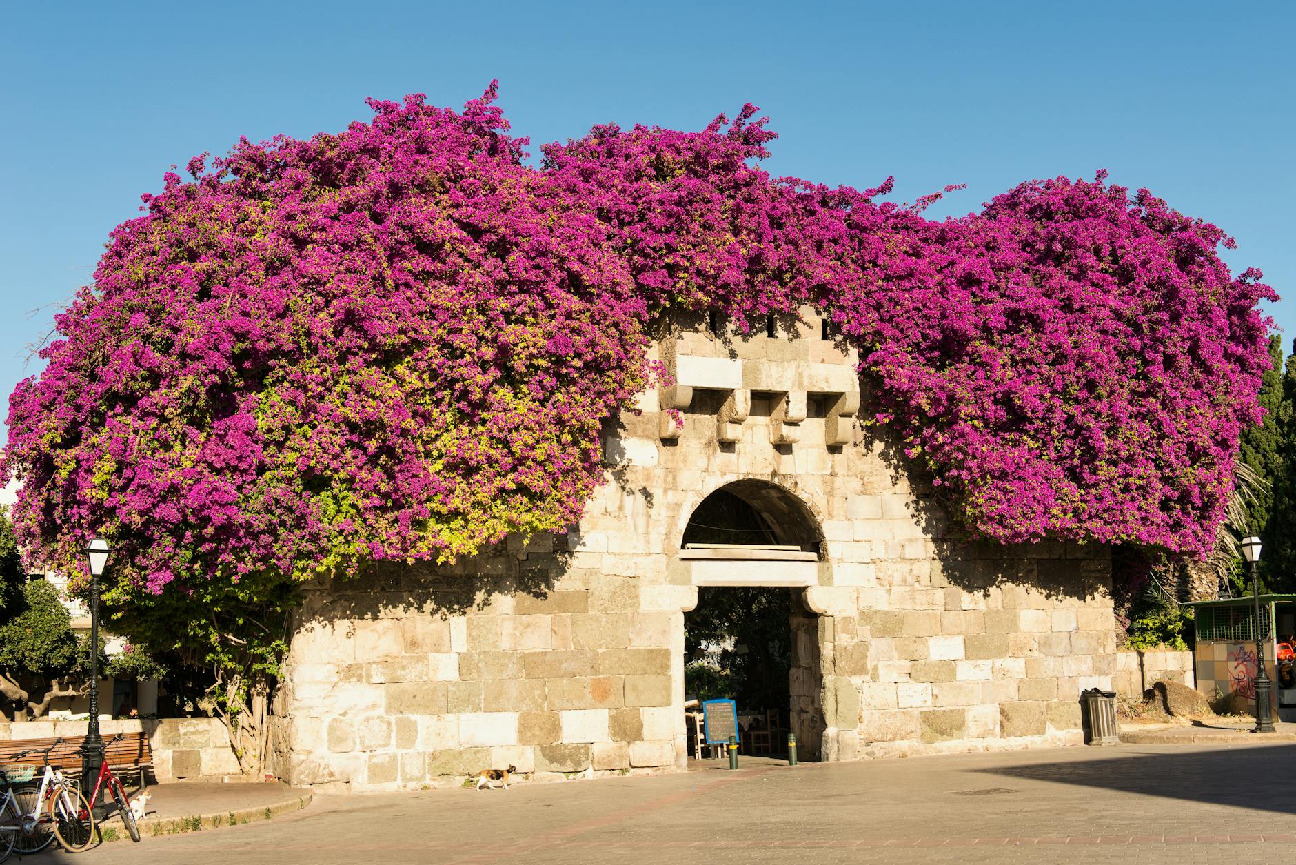 Miért érdemes még a főszezon előtt ellátogatni a görög szigetekre