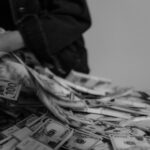 Egyre több áldozatot szednek a közösségi médiában vadászó romantikus csalók