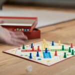 Hogyan váltak a modern társasjátékok a felnőtt baráti társaságok kedvenc időtöltésévé