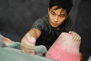 Egyre többen cserélik le a konditermi súlyzókat a mászófalakra