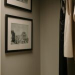 Miért választják egyre többen a minimalista öltözködést a túlzsúfolt szekrények helyett?