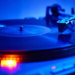 Egyre többen térnek vissza a bakelitlemezekhez a digitális streaming kora után