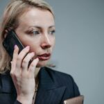 Hogyan verik át a nagyszülőket az unokáik mesterségesen generált hangjával?