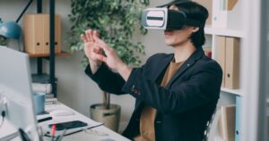 Hogyan válthatják le a virtuális szemüvegek a hagyományos irodai monitorokat?