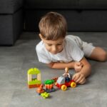Miért ül le egyre több felnőtt legózni a stresszes munkanapok végén?